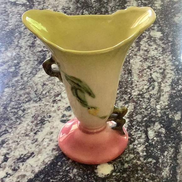 Hull pottery 7.5 in H Woodland vase - Picture 3 of 9